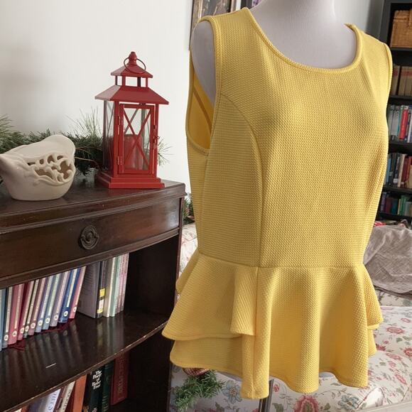 Thalia Sodi Yellow Stretch Peplum Pullover Top, Size L - Picture 2 of 5